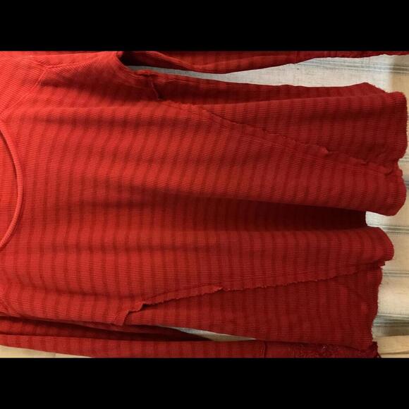 Soft surroundings Red striped ribbed T shirt with embroidered cuffs Large - Picture 4 of 7